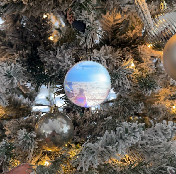 This memory orb ball video player can play back detailed images and photos , allowing you to recall beautiful moments . It features synchronized audio and video for a truly immersive experience . The thoughtful design is suitable for a variety of scenarios , using images and sounds to convey unspeakable feelings .